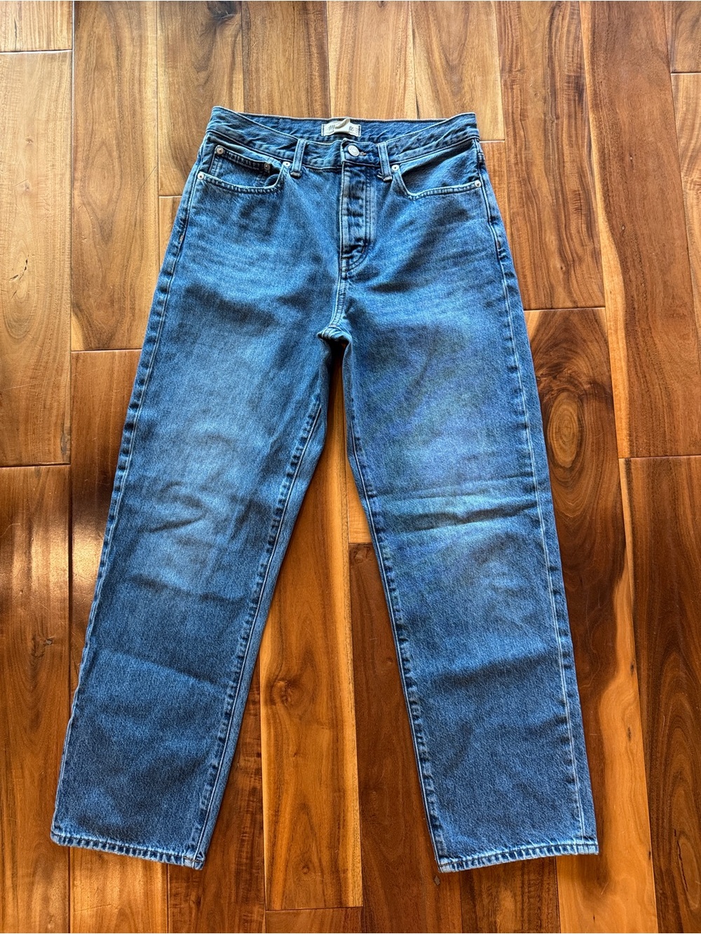 Madewell low slung Straight-Leg Women's Jeans in Mid Blue Wash